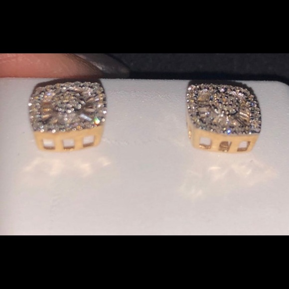 10k solid gold real diamond men earrings, screw back earrings, FREE APPRAISAL - Picture 3 of 3